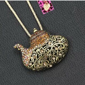 ☕️ Teapot Necklace by: Betsey Johnson Pendant + Gold-Tone Chain! FREE SHIPPING!